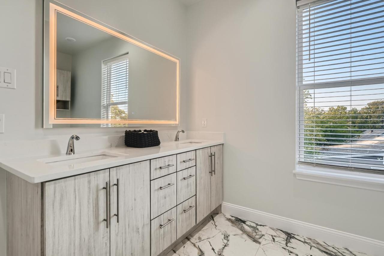 Luxury 5 Bdrm Home! Blocks To Dt/Riverwalk/Convention Center! Сан Антонио Екстериор снимка